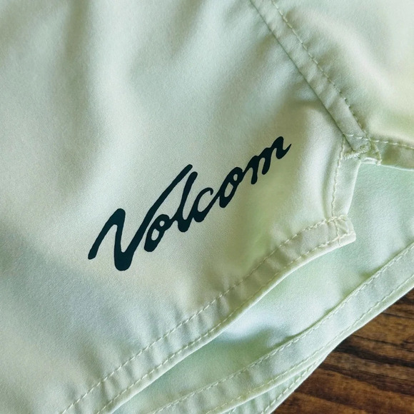 Volcom Men’s Belmont Elastic Waist Casual Surf Hybrid Shorts - Size M - Picture 12 of 12